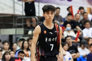 没手感！叶润峰16投4中得10分3板2助1断 三分球14投仅2中